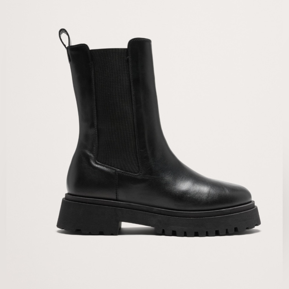 BANANA REPUBLIC ITALIAN LEATHER TALL CHELSEA BOOT - Picture 15 of 15